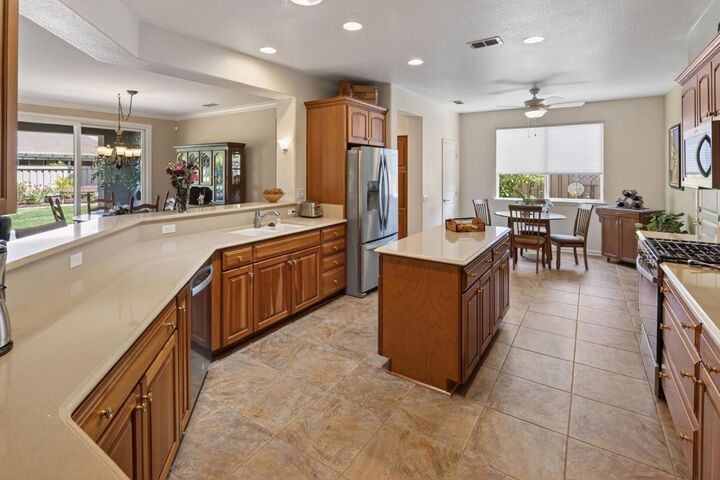 Property Photo:  671 Violet Lane  CA 95648 