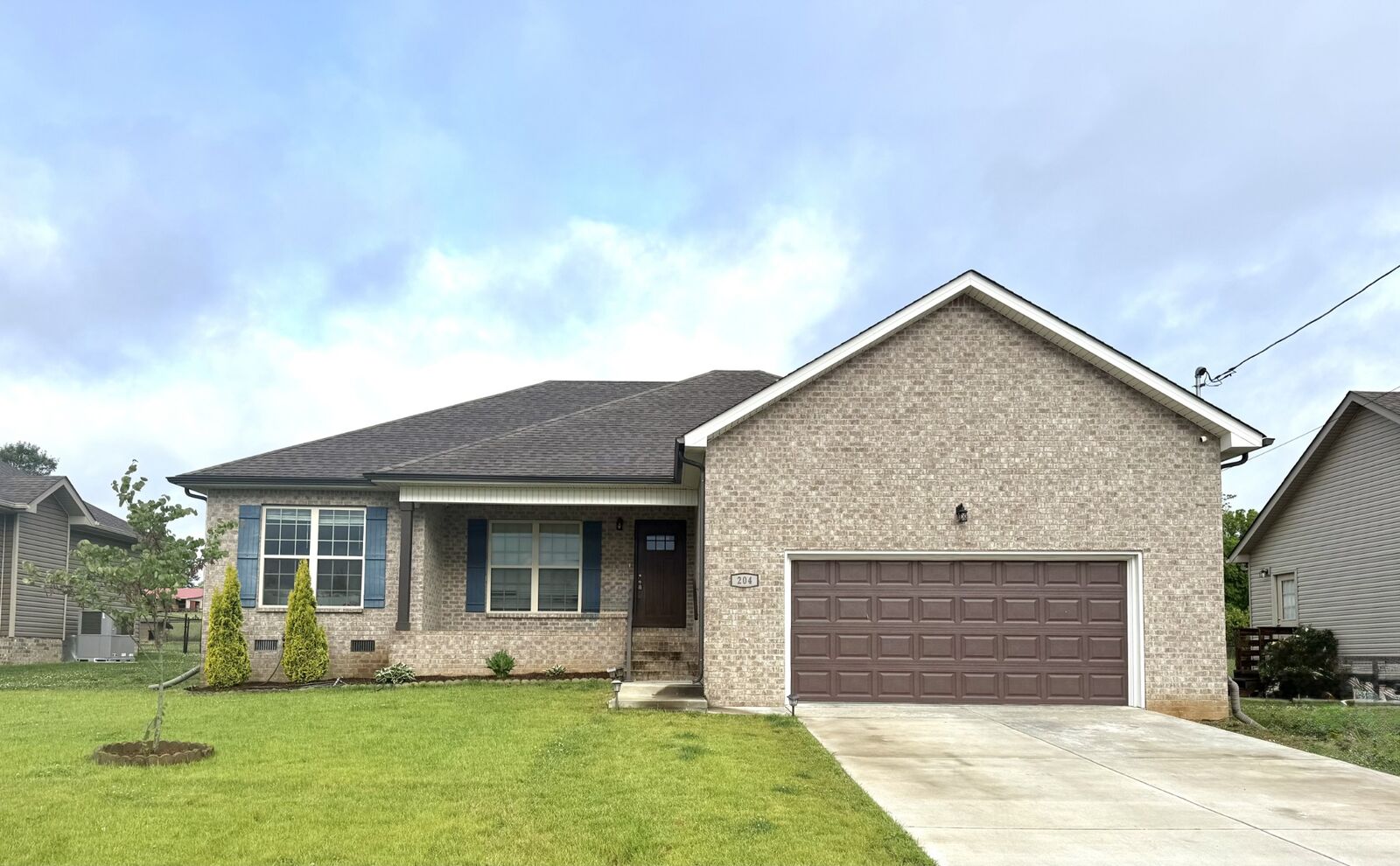 Property Photo: 204 Rose Ln TN 37160