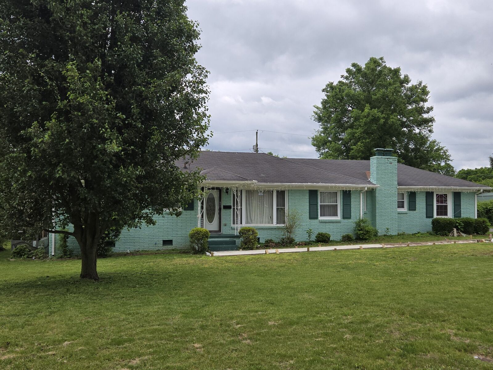 Property Photo:  209 Hawkins Ave  TN 37066 