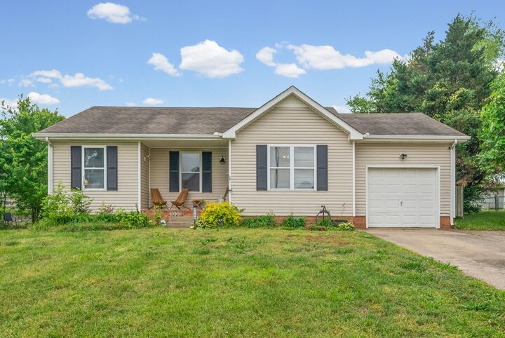 Property Photo: 3220 N Senseney Cir TN 37042