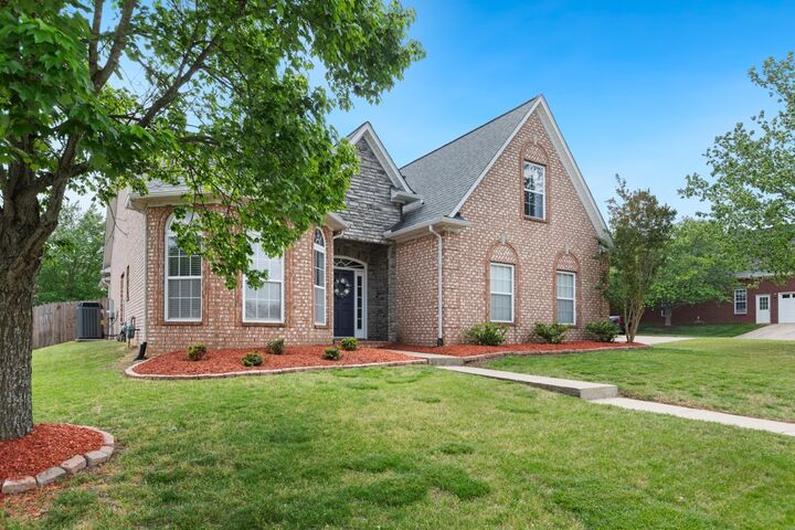 Property Photo:  1085 Nealcrest Cir  TN 37174 
