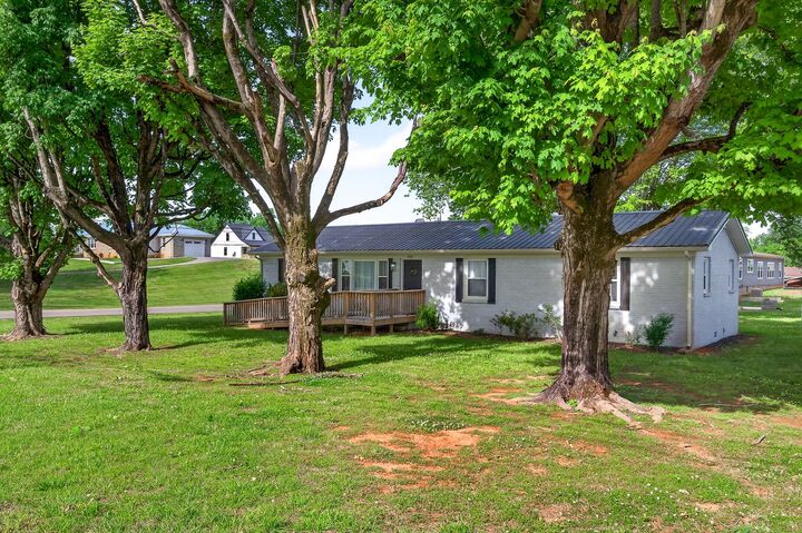 Property Photo:  1003 Faulkner Springs Rd  TN 37110 
