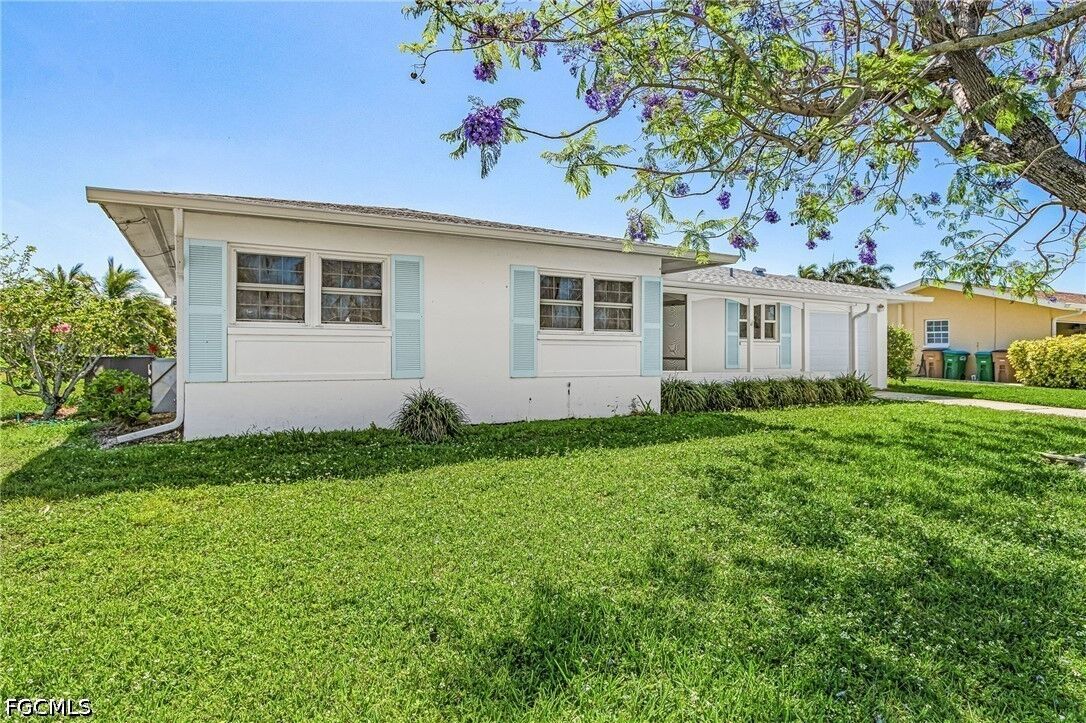 Property Photo:  3021 SE 16th Place  FL 33904 