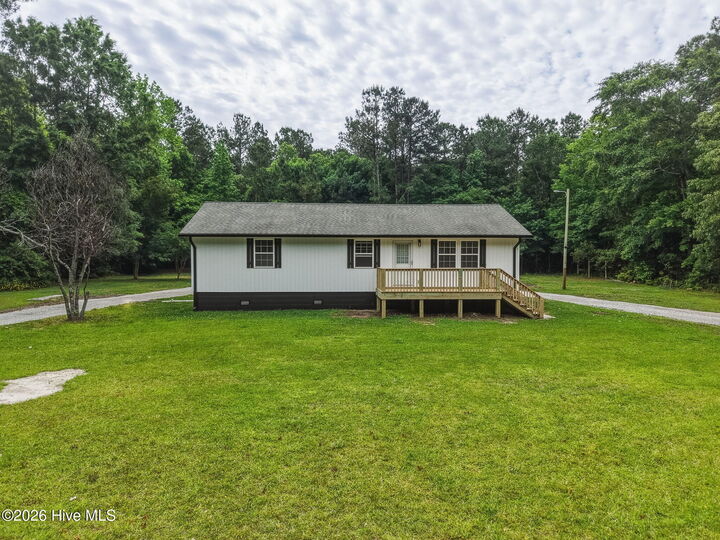 Property Photo:  206 Village Drive  NC 28516 