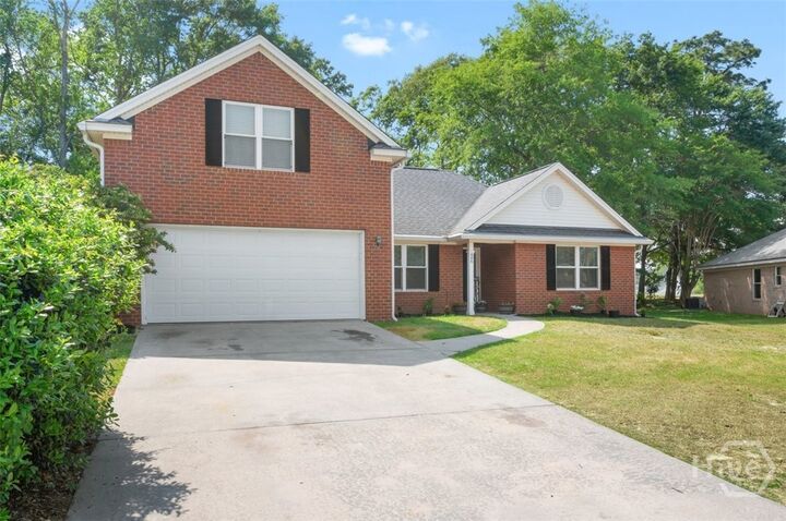 Property Photo: 406 Roberts Way GA 31326