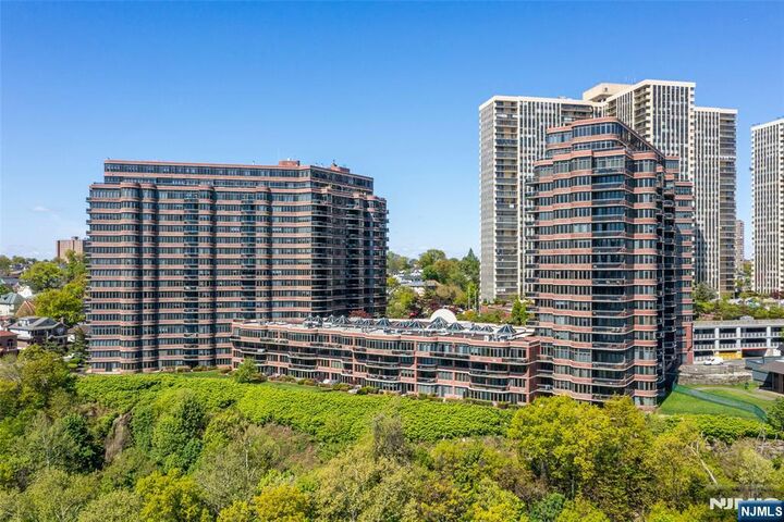 Property Photo: 100 Carlyle Drive Vp6 NJ 07010