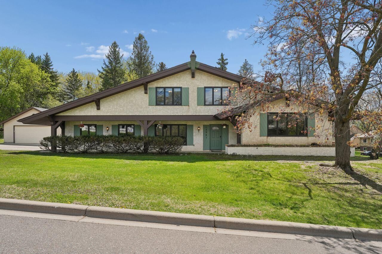 Property Photo:  15221 Crestview Lane  MN 55345 