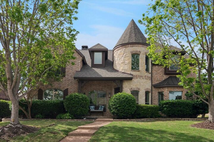 Property Photo:  1135 Windmere Way  TX 75013 