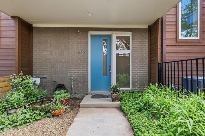 Property Photo:  4620 Munger Avenue 105  TX 75204 