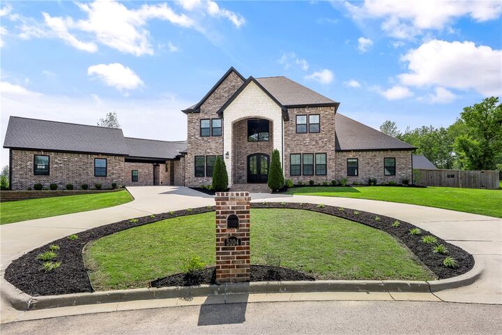 Property Photo:  5104 S Haxton Circle  AR 72713 