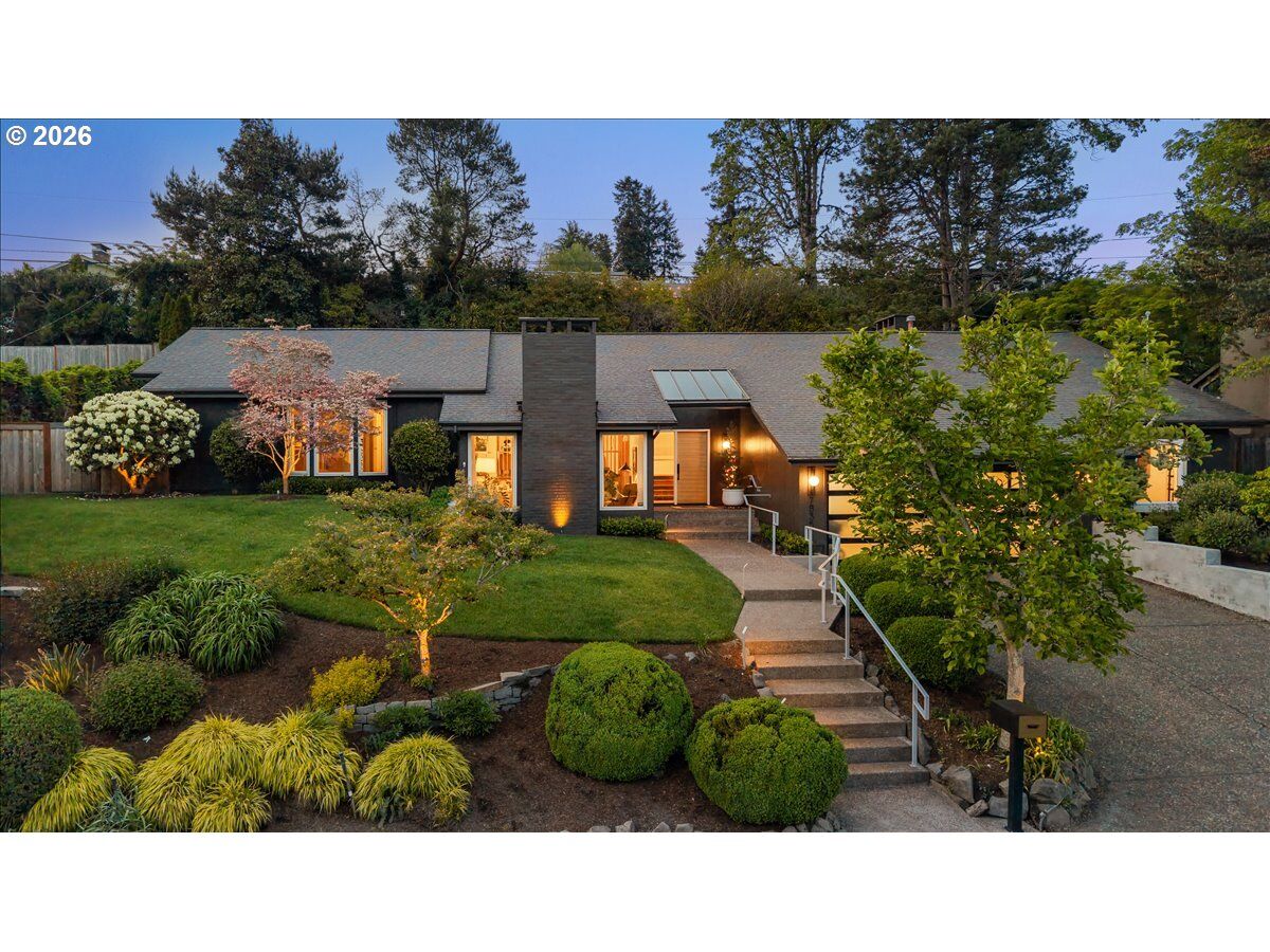 Property Photo:  7835 SW Westgate Way  OR 97225 