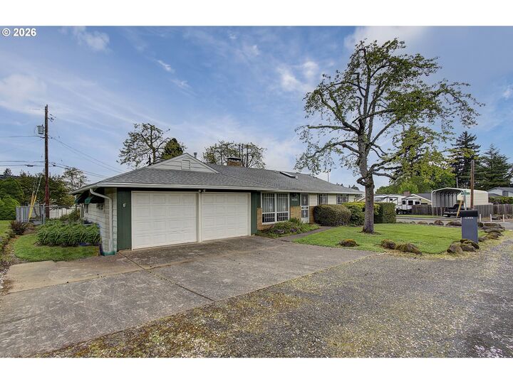 Property Photo:  14351 NE San Rafael St  OR 97230 