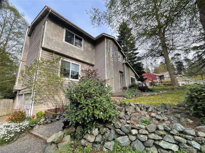 Property Photo:  2260  Darvic Place  WA 98277 