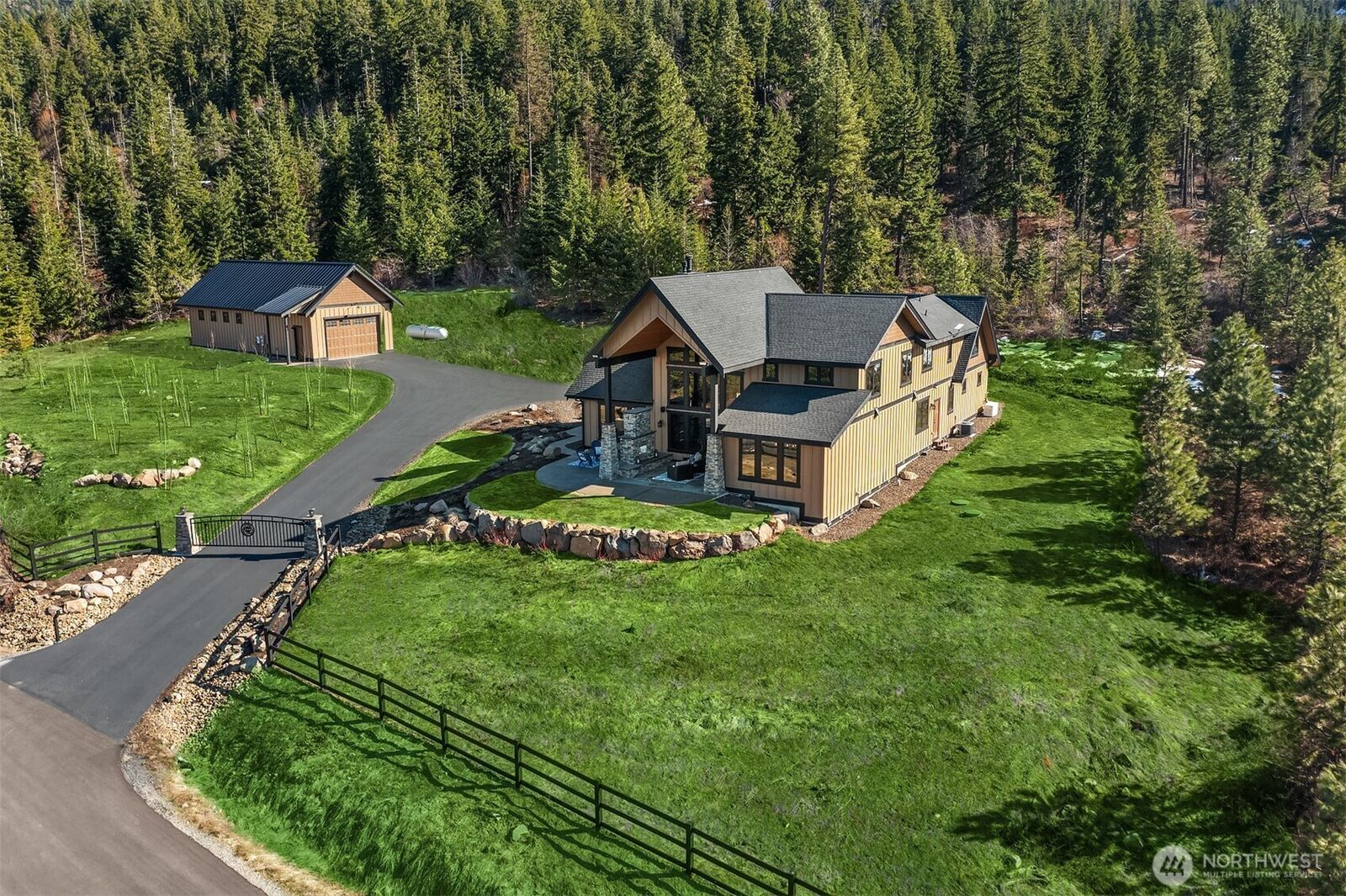 Property Photo:  452  Mahonia Drive  WA 98922 