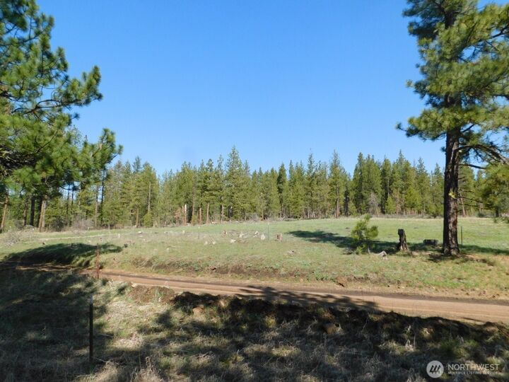 Property Photo:  627  Pine Creek Road  WA 99356 