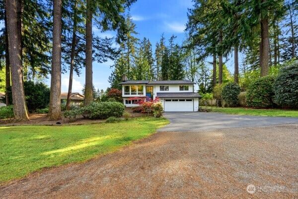 Property Photo:  9215 NE 178th Street  WA 98011 