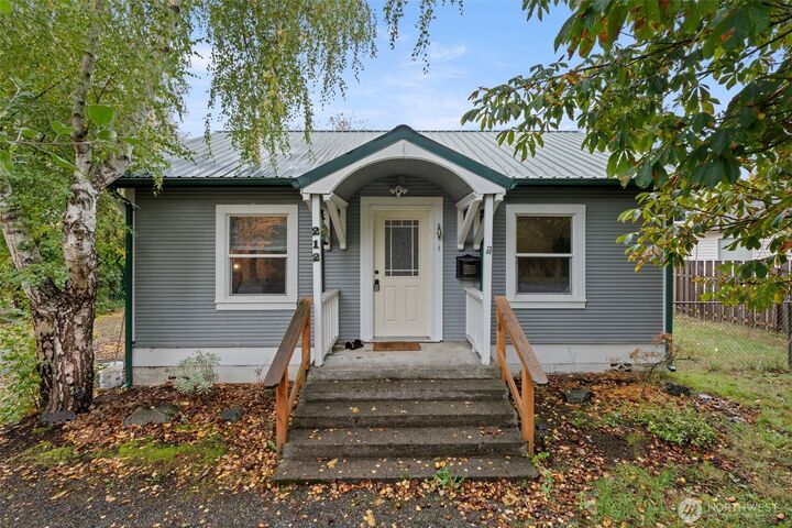 Property Photo:  212 W 6th Street  WA 98531 