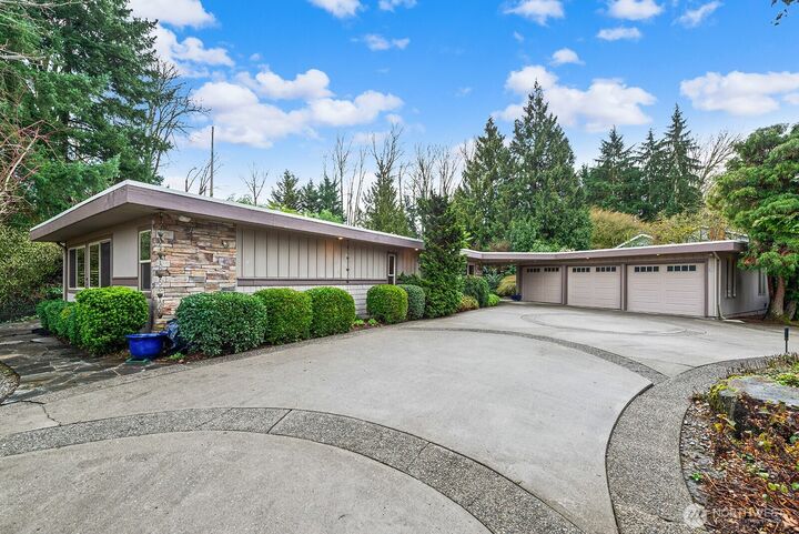 Property Photo:  16  Cascade Key  WA 98006 