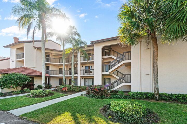 Property Photo:  10110 Cedar Point Boulevard 305  FL 33437 