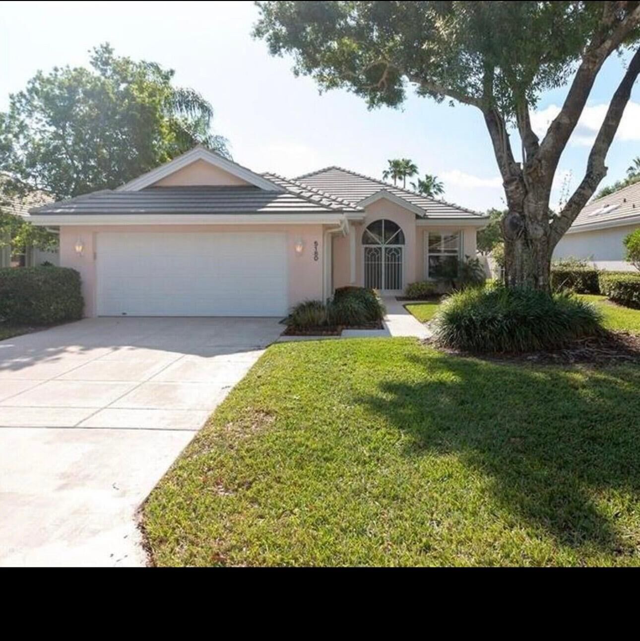 Property Photo:  5180 SE Sweetbrier Terrace  FL 33455 