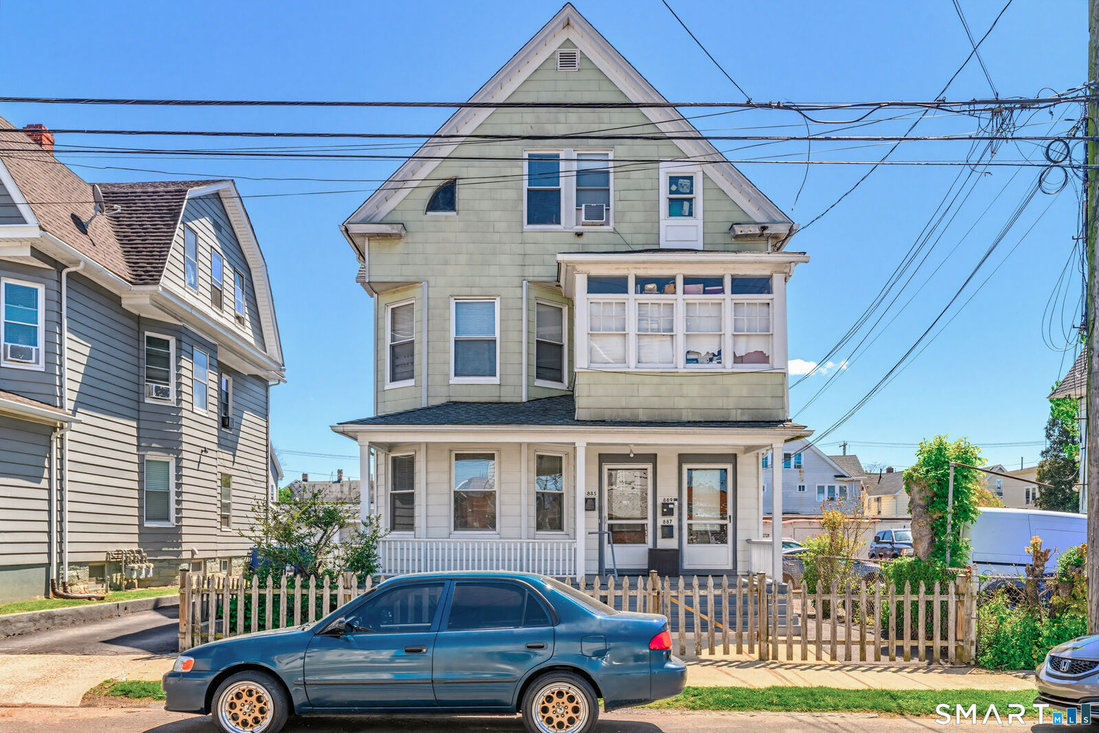 Property Photo:  885 Grand Street  CT 06604 