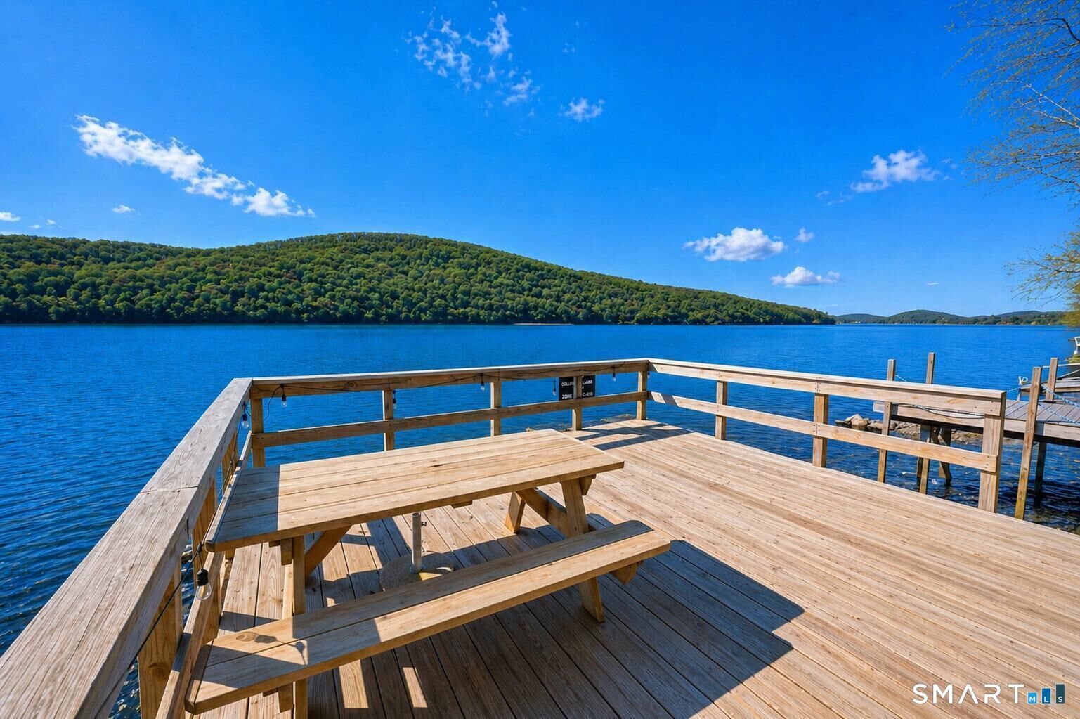 Property Photo:  20 Musnug Road  CT 06811 