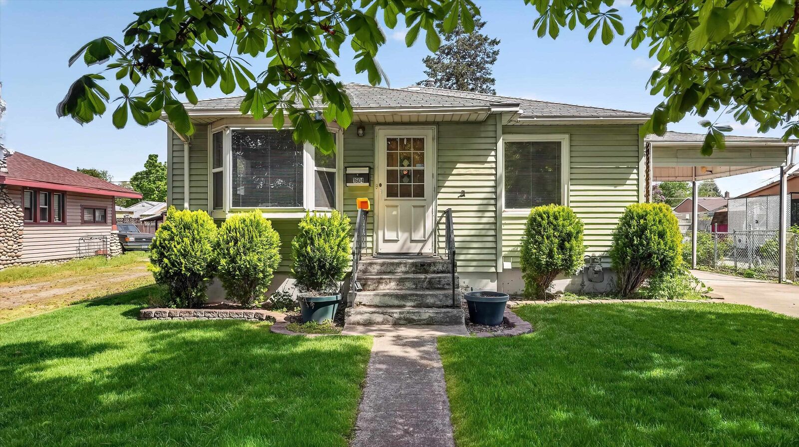 Property Photo:  1604 N Cook St  WA 99207 