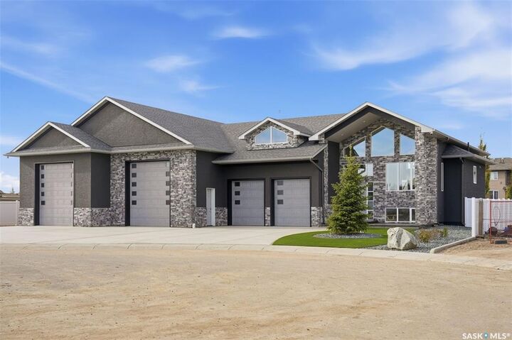 Property Photo: 7 Loewen Court SK S0K 0A1