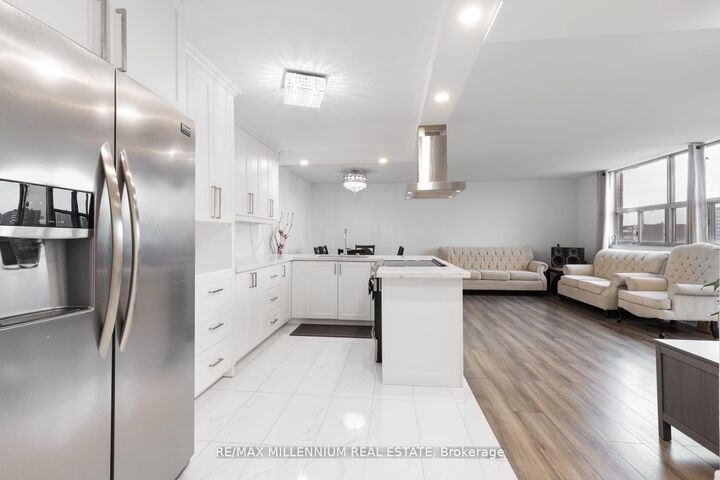 Property Photo:  2645 Kipling Avenue W 706  ON M9V 3S6 