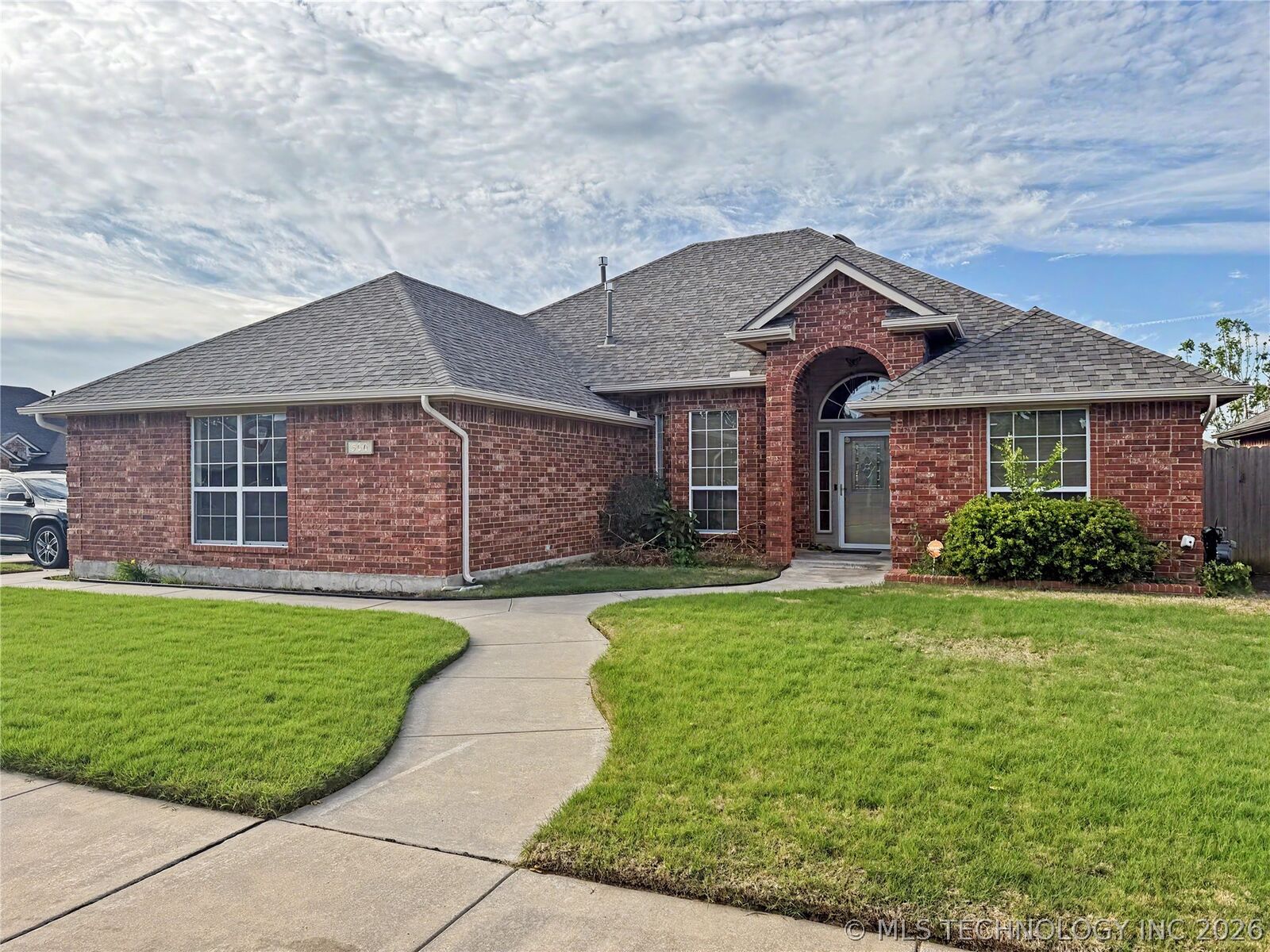 Property Photo:  500 SW 160th Street  OK 73170 