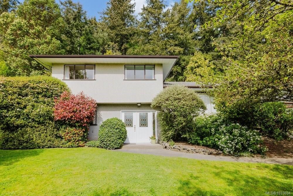 Property Photo:  4312 Parkside Cres  BC V8N 2C3 