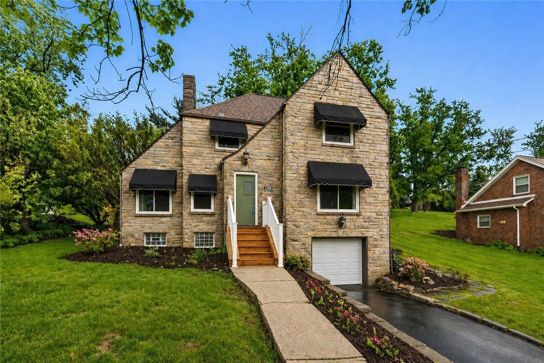 Property Photo:  1761 Bower Hill Rd  PA 15243 