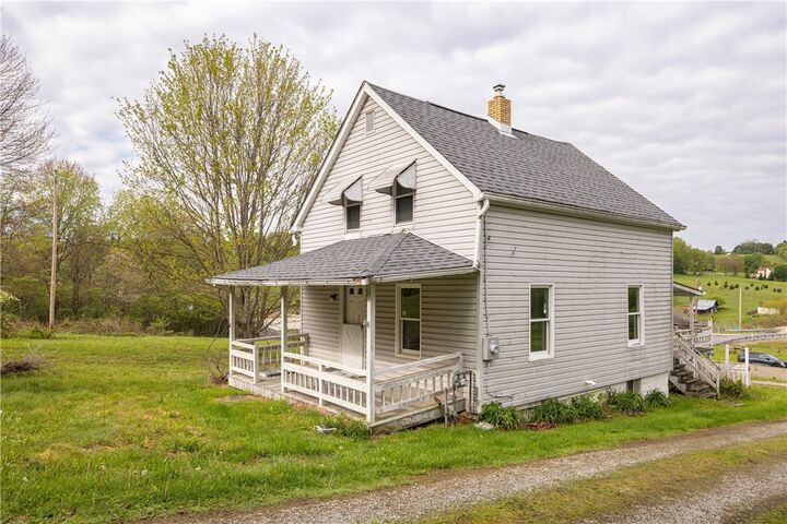 Property Photo:  514 Kings Rd  PA 15613 