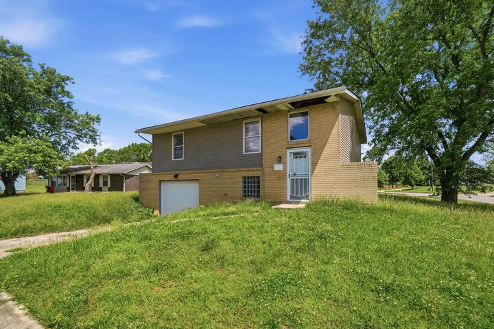 Property Photo:  1805 Coretta Court  OH 45417 