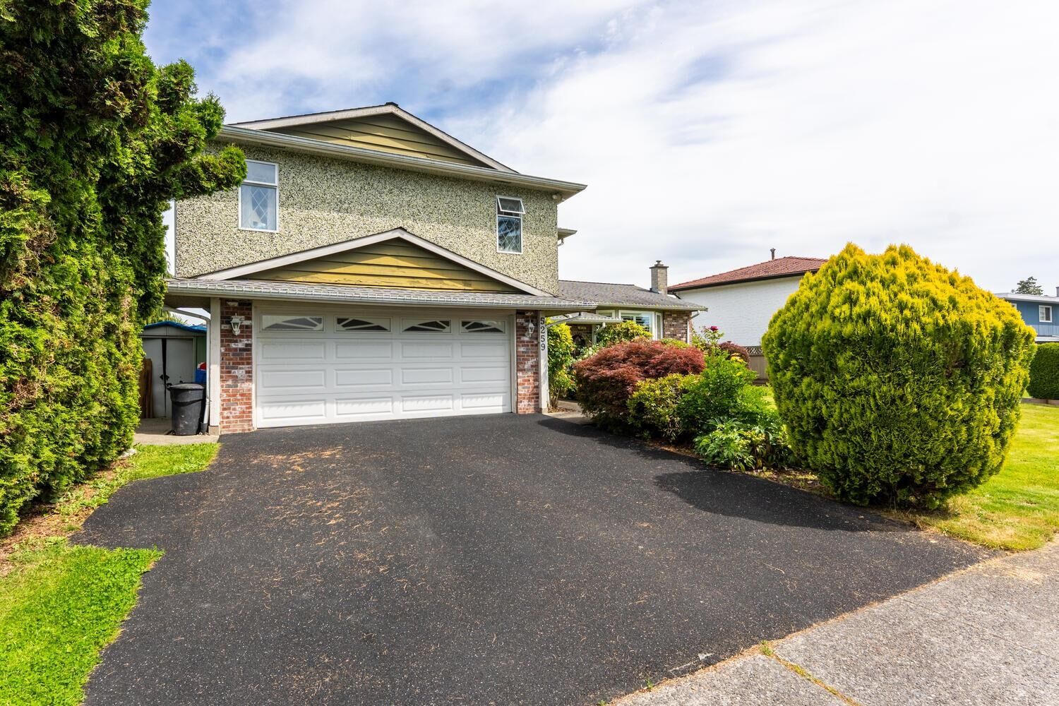 Property Photo: 5259 Oak Place BC V4K 1L8
