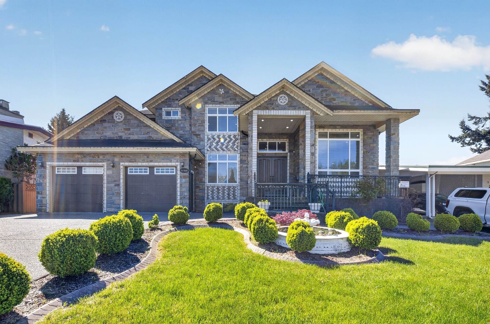 Property Photo: 31920 Glenwood Avenue BC V2T 1E5