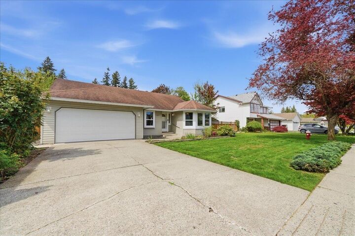 Property Photo: 11911 238B Street BC V4R 1W3