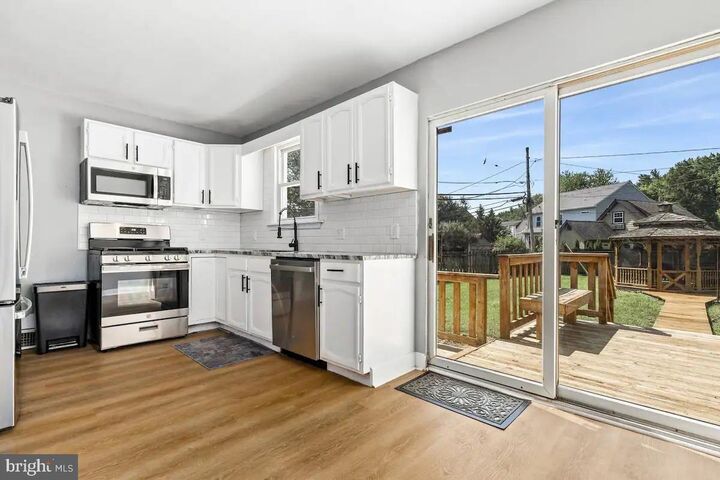 Property Photo:  301 Beverley Place  MD 21037 