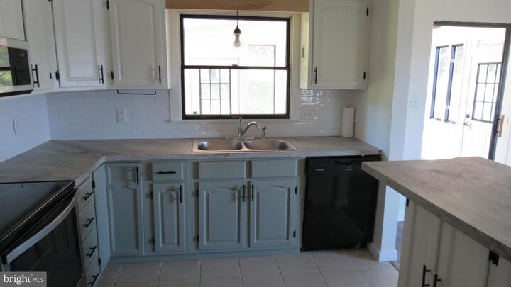 Property Photo:  6081 Peach Tree Street  PA 17111 