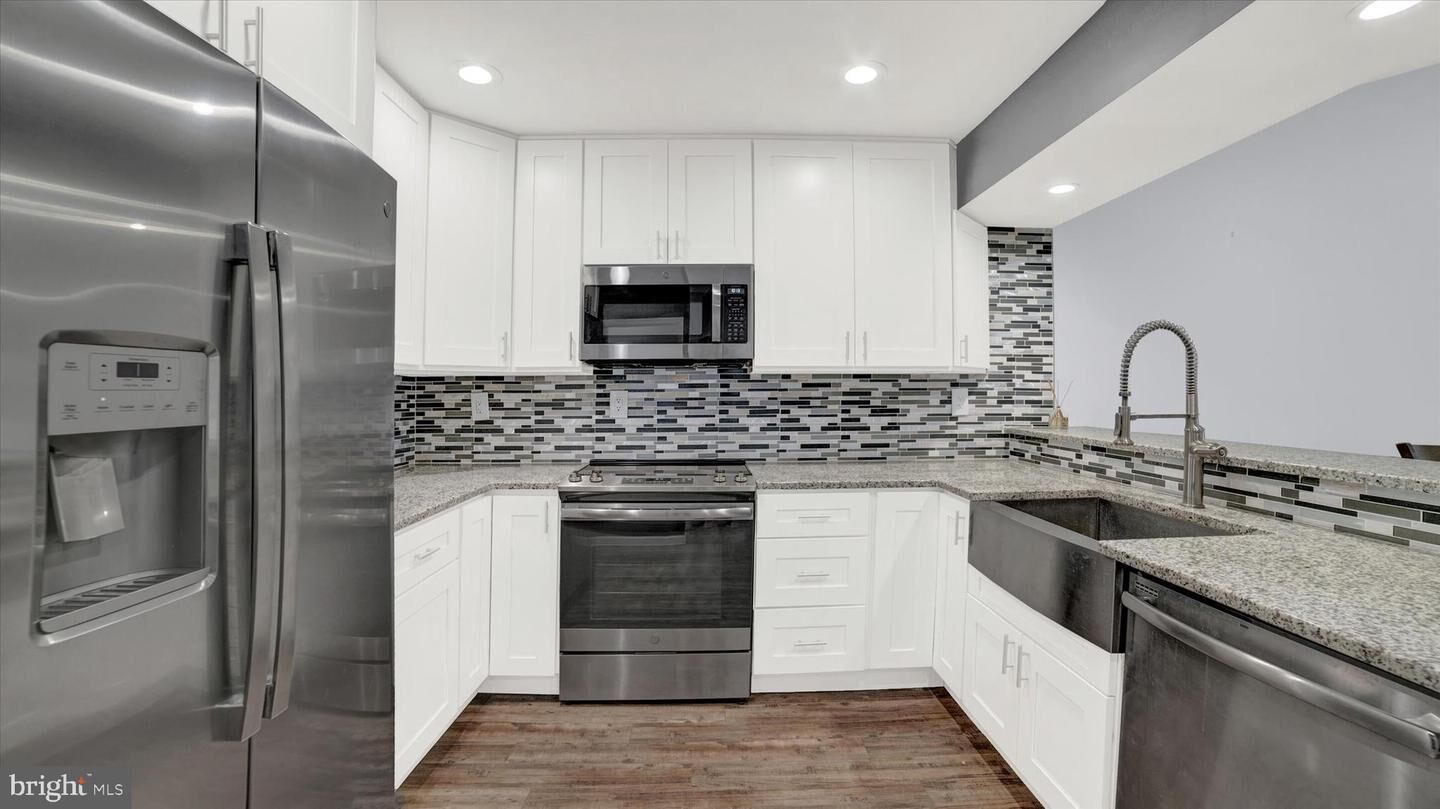 Property Photo:  221 Allem Lane  PA 18944 