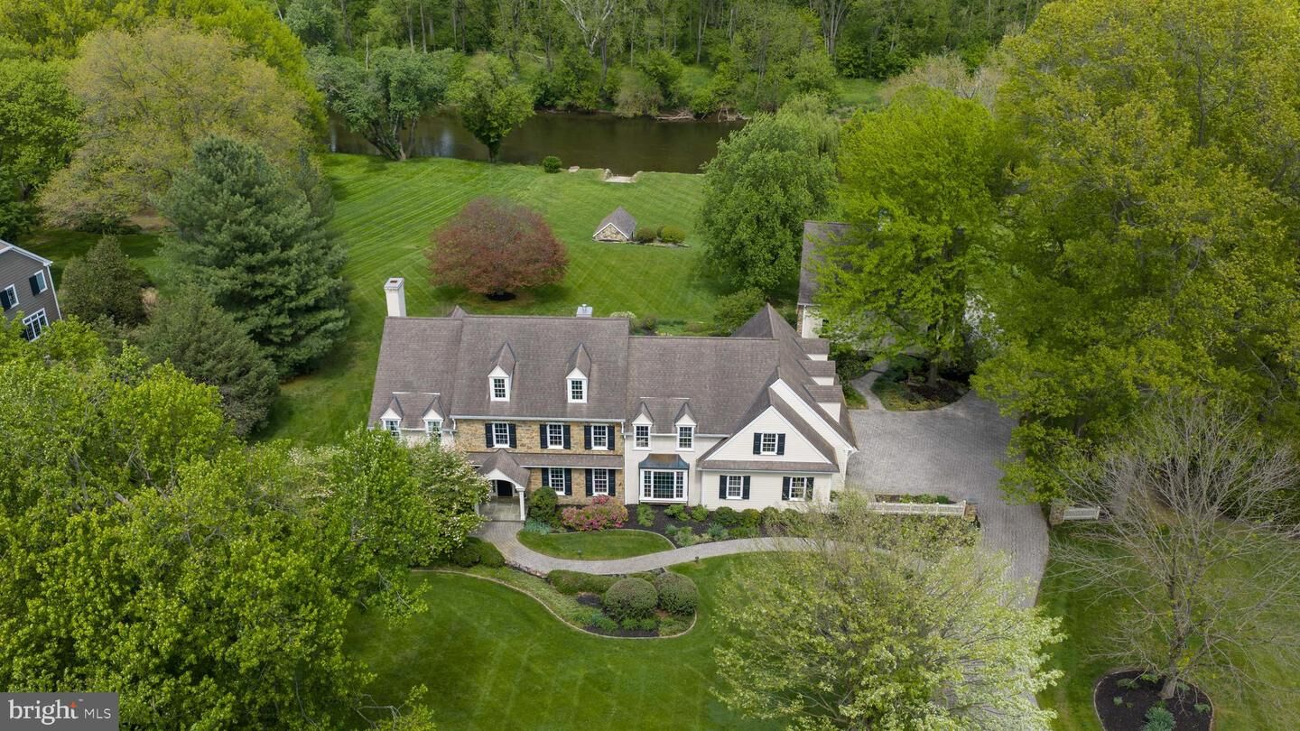 Property Photo:  94 Leaman Road  PA 17603 