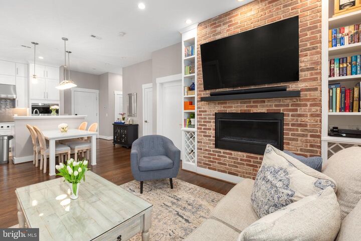 Property Photo:  310 Frederick Street 205  VA 22401 