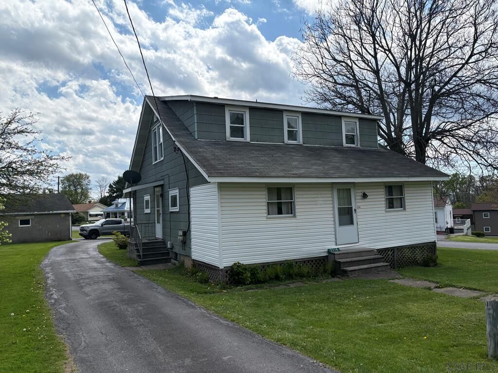 Property Photo:  2718 Bedford Street  PA 15904 