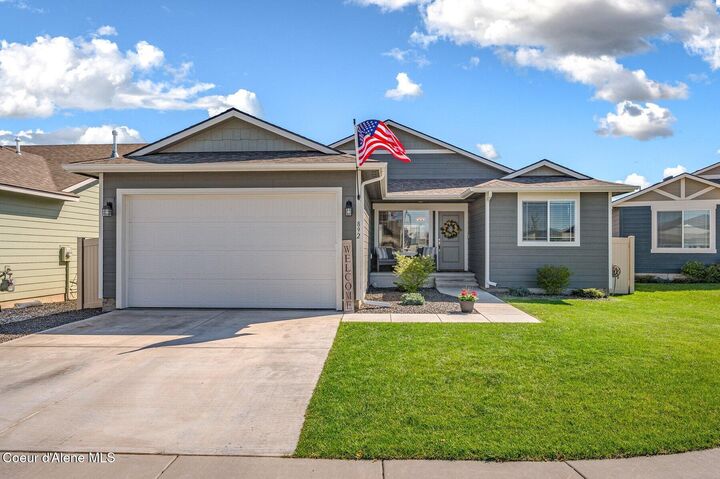 Property Photo:  892 E Allenby Ct  ID 83854 