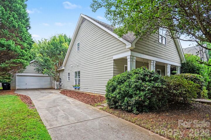 Property Photo:  8214 Ballymore Court  NC 28078 