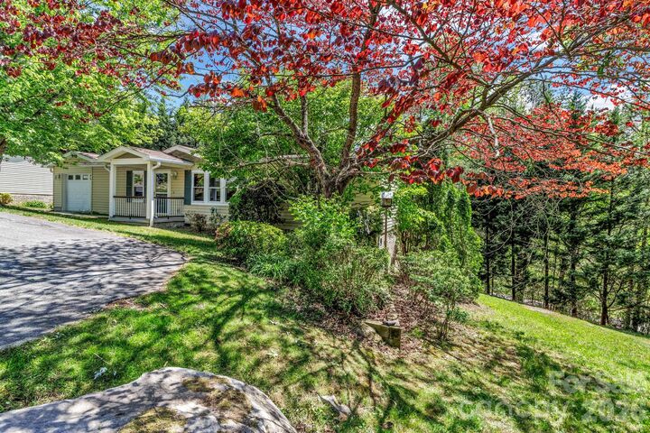 Property Photo:  405 Deerfield Court  NC 28792 