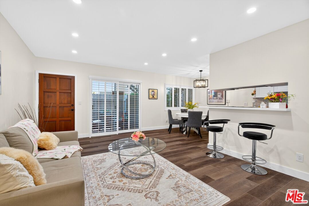 Property Photo:  1522 S Centinela Ave  CA 90025 