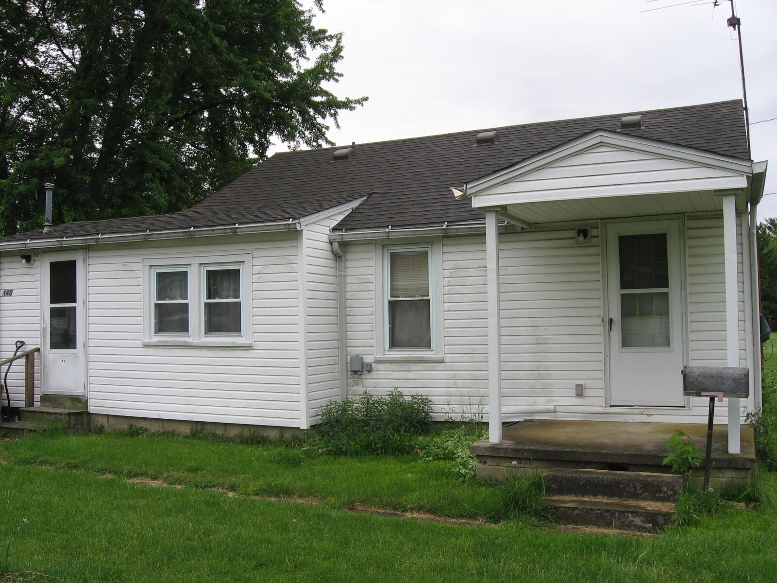 Property Photo:  140 E Lewis Avenue  OH 45169 