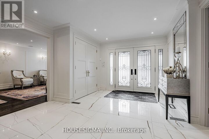 Property Photo:  84 Cambridge Crescent  ON L4C 6G2 