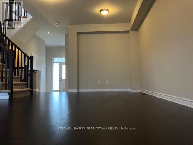 Photo de la propriété:  169 Shinny Avenue  ON K2V 0G4 